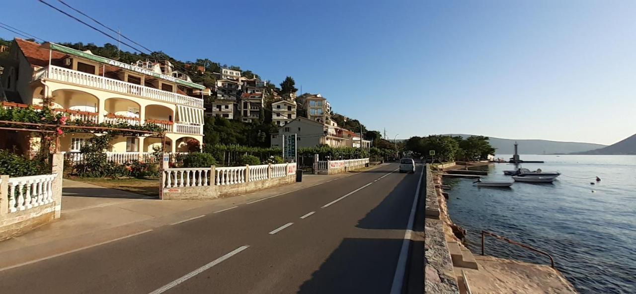 Stevovic Apartments Tivat Kültér fotó